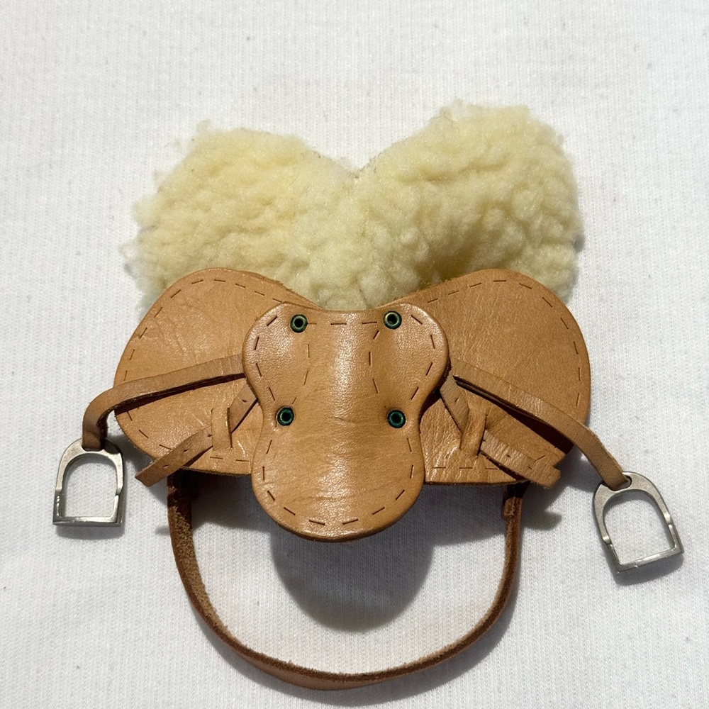 Miniature Tanned Leather Western Saddle W/ Stirups & Blanket For Toy Horse
